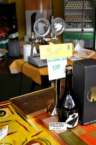 Birra del Borgo Cortigiana on tap, Rome farmers market