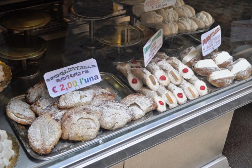 Valzani sfogliatelle romane, cannoli, maritozzi