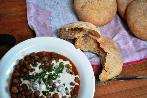 Khobz wiuth ful medames